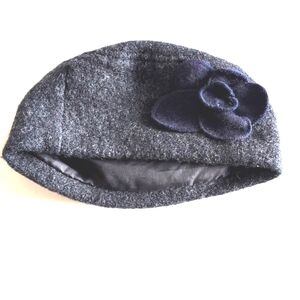 Broner Gray Wool Cap With A Blue Wool Flower.